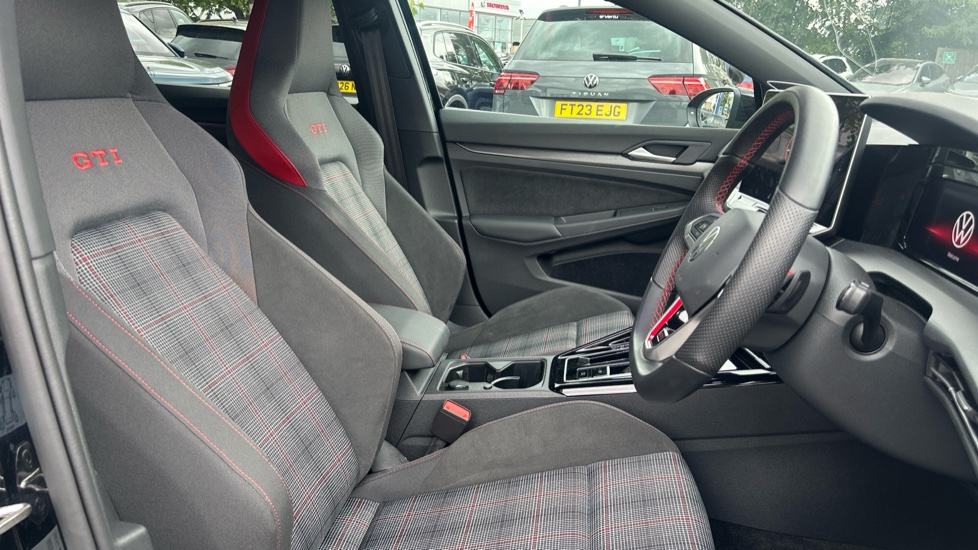 Volkswagen Golf 2.0 TSI 265 GTI 5dr DSG Petrol Hatchback - Image 15