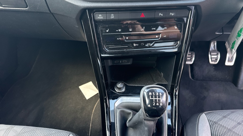 Volkswagen T-Roc 1.5 TSI R-Line 5dr Petrol Hatchback - Image 14