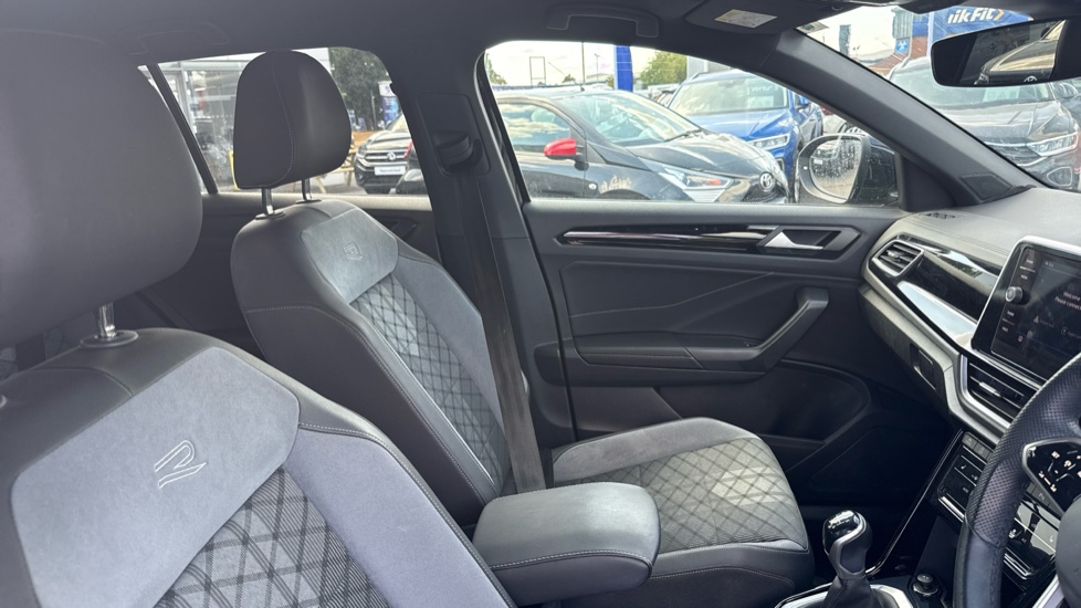 Volkswagen T-Roc 1.5 TSI R-Line 5dr Petrol Hatchback - Image 15