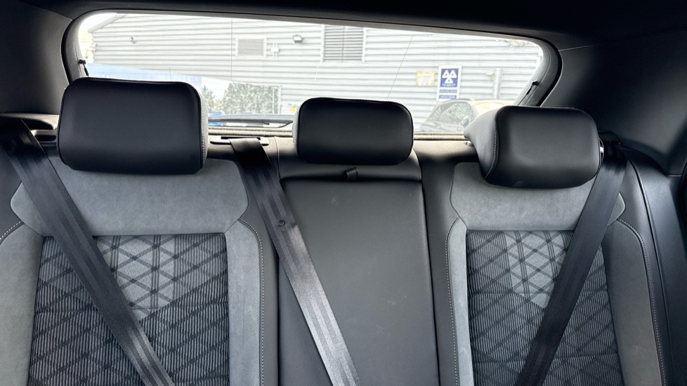 Volkswagen T-Roc 1.5 TSI R-Line 5dr Petrol Hatchback - Image 16