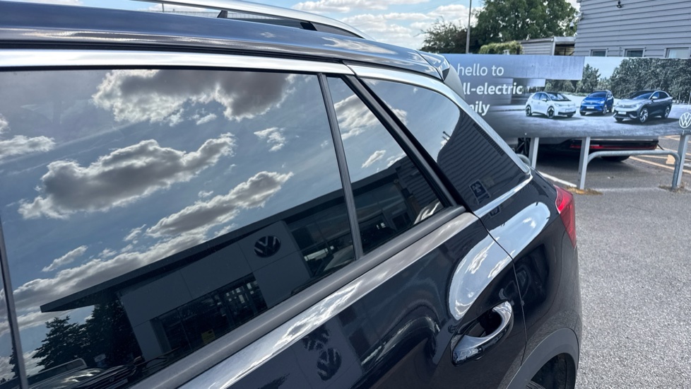 Volkswagen T-Roc 1.5 TSI R-Line 5dr Petrol Hatchback - Image 22