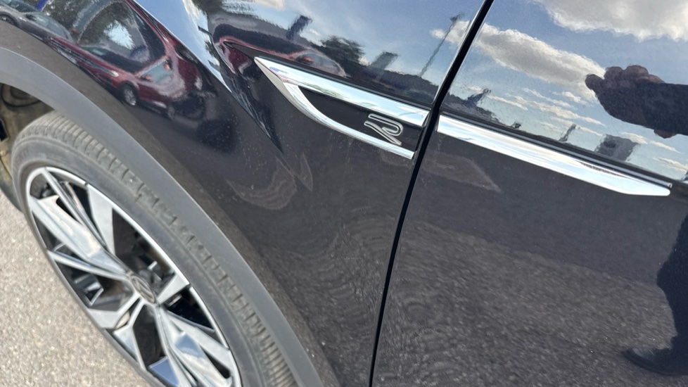 Volkswagen T-Roc 1.5 TSI R-Line 5dr Petrol Hatchback - Image 27