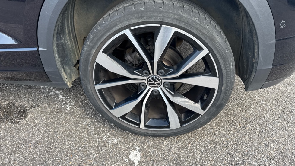 Volkswagen T-Roc 1.5 TSI R-Line 5dr Petrol Hatchback - Image 29