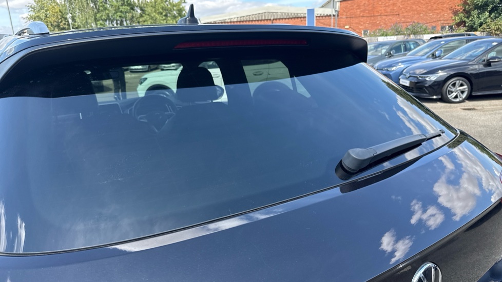Volkswagen T-Roc 1.5 TSI R-Line 5dr Petrol Hatchback - Image 35