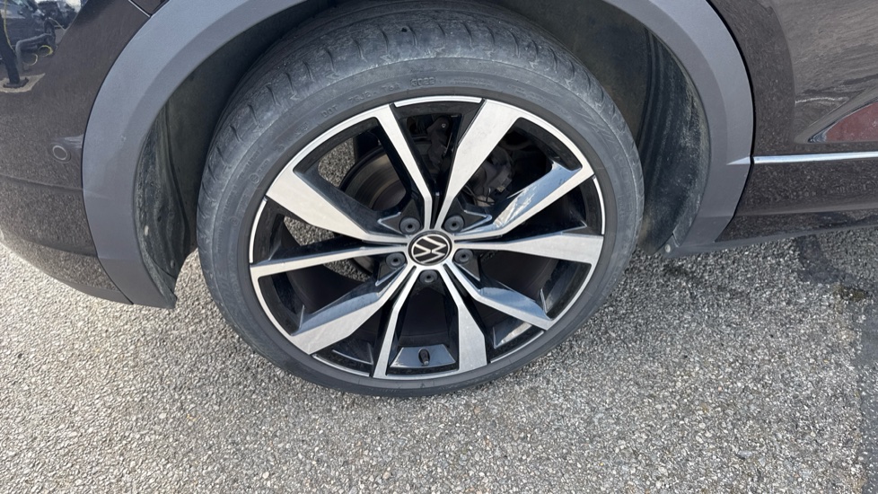 Volkswagen T-Roc 1.5 TSI R-Line 5dr Petrol Hatchback - Image 37
