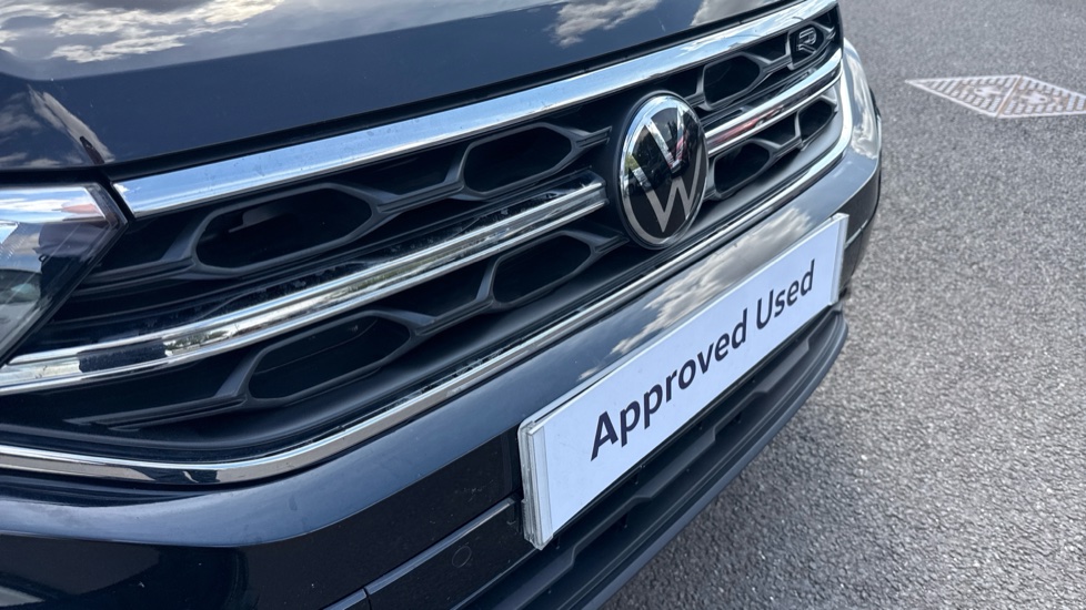 Volkswagen T-Roc 1.5 TSI R-Line 5dr Petrol Hatchback - Image 40