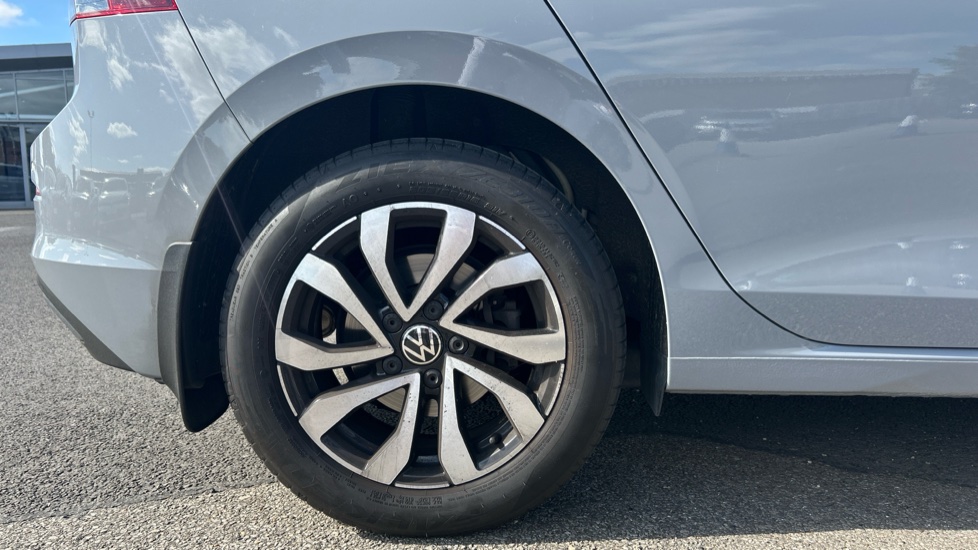Volkswagen Golf 1.5 TSI 150 Active 5dr Petrol Hatchback - Image 5
