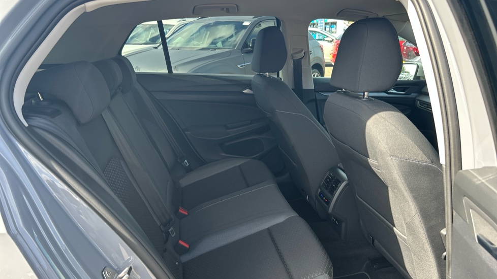 Volkswagen Golf 1.5 TSI 150 Active 5dr Petrol Hatchback - Image 33