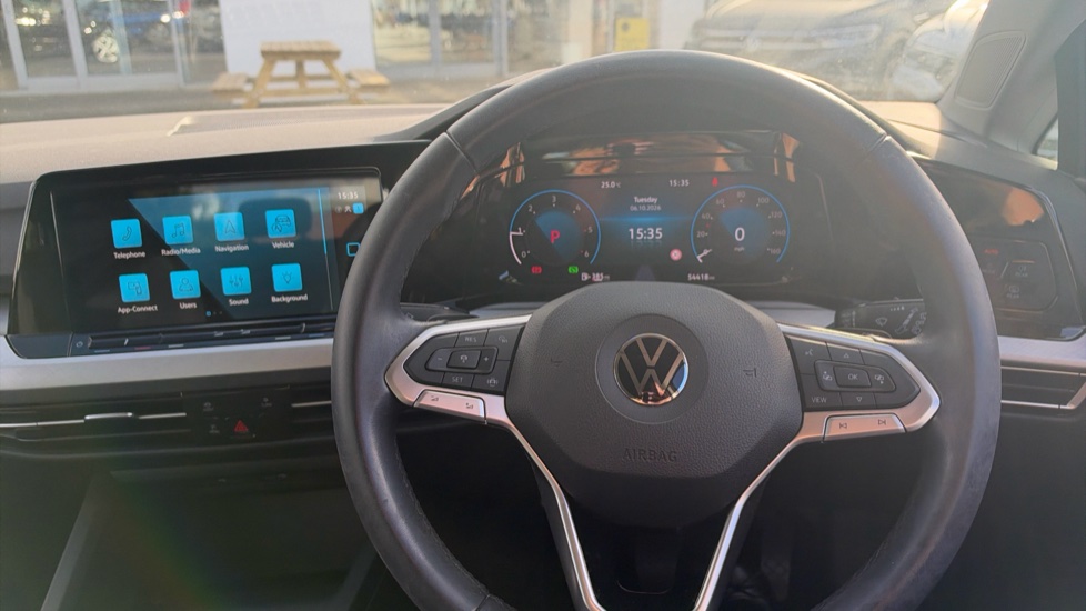 Volkswagen Golf 2.0 TDI Life 5dr DSG Diesel Hatchback - Image 10
