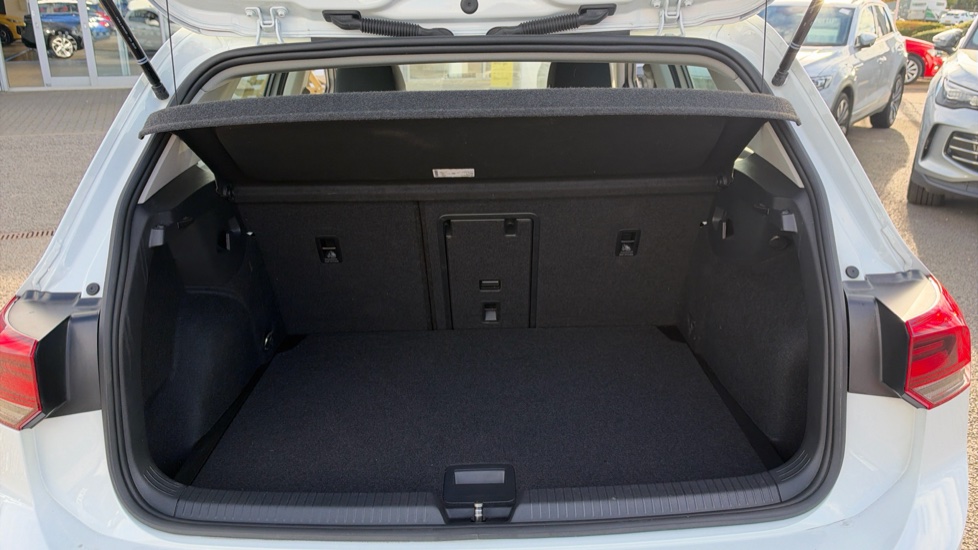 Volkswagen Golf 2.0 TDI Life 5dr DSG Diesel Hatchback - Image 20