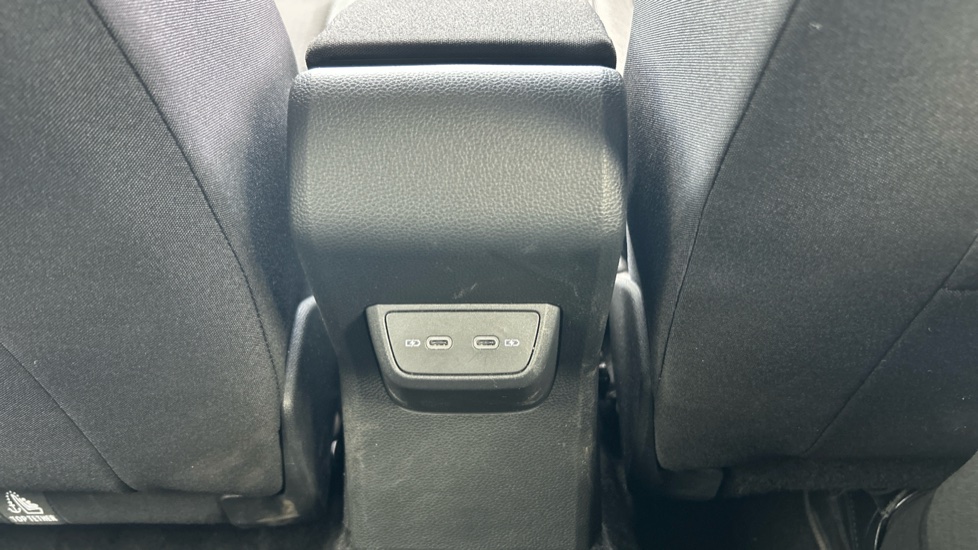 Volkswagen Taigo 1.0 TSI 115 Match 5dr DSG Petrol Hatchback - Image 33