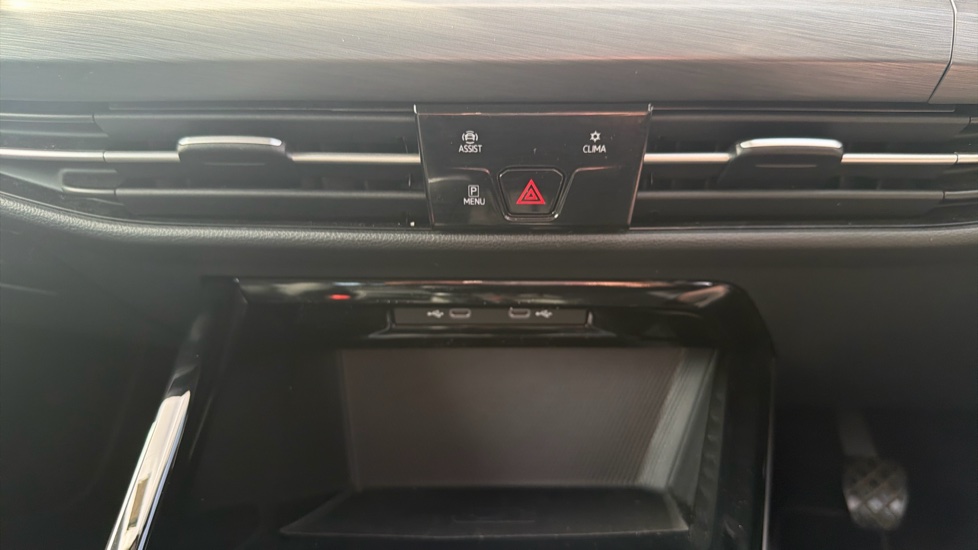 Volkswagen Golf 1.5 TSI Style 5dr Petrol Hatchback - Image 13