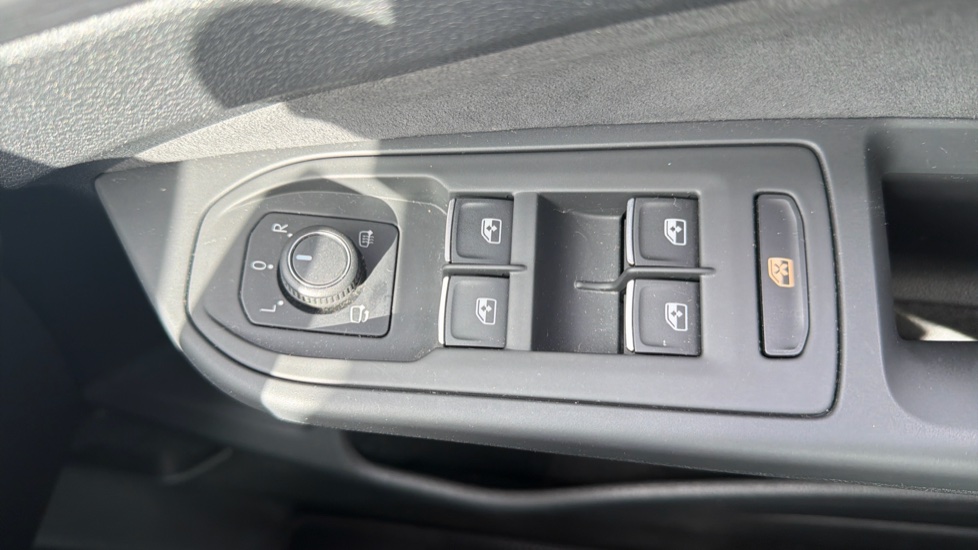 Volkswagen Golf 1.5 TSI Style 5dr Petrol Hatchback - Image 26