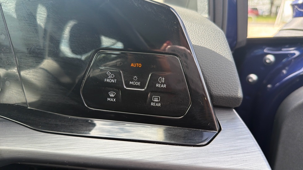 Volkswagen Golf 1.5 TSI Style 5dr Petrol Hatchback - Image 27
