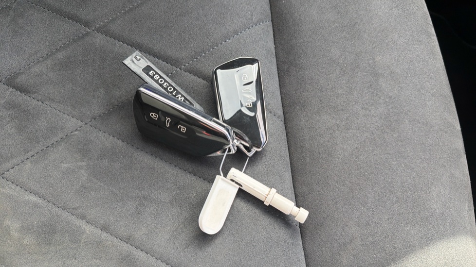 Volkswagen Golf 1.5 TSI Style 5dr Petrol Hatchback - Image 30