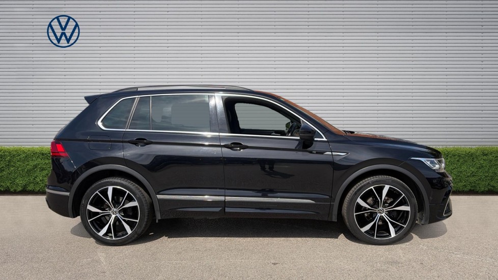 Volkswagen Tiguan 2.0 TDI R-Line 5dr DSG Diesel Estate - Image 4
