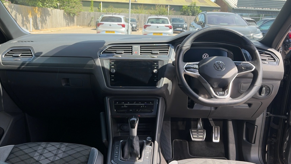 Volkswagen Tiguan 2.0 TDI R-Line 5dr DSG Diesel Estate - Image 9