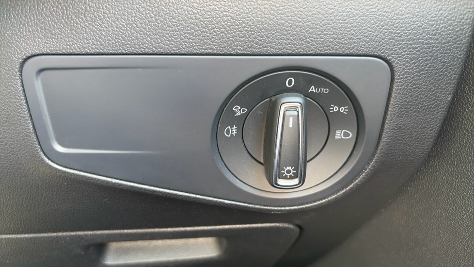 Volkswagen Tiguan 2.0 TDI R-Line 5dr DSG Diesel Estate - Image 33