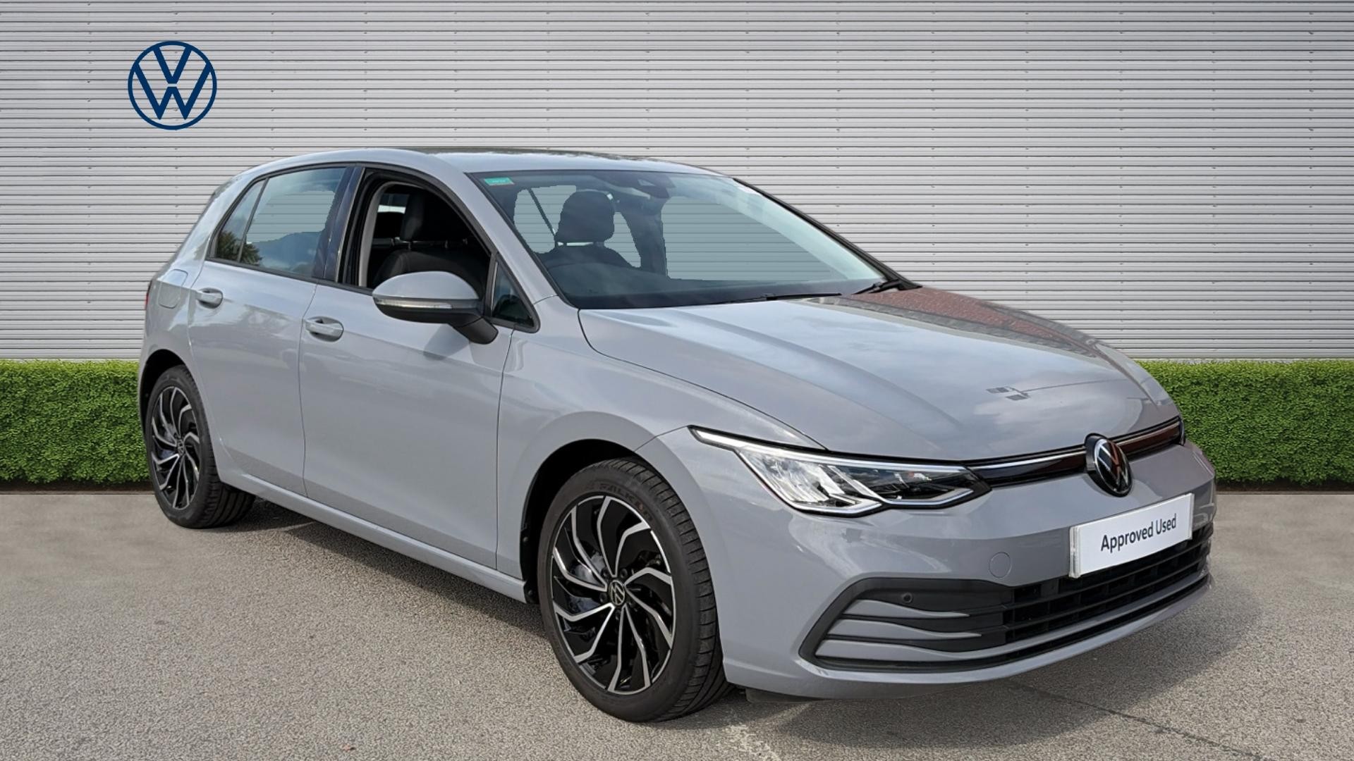 Volkswagen Golf listing photo