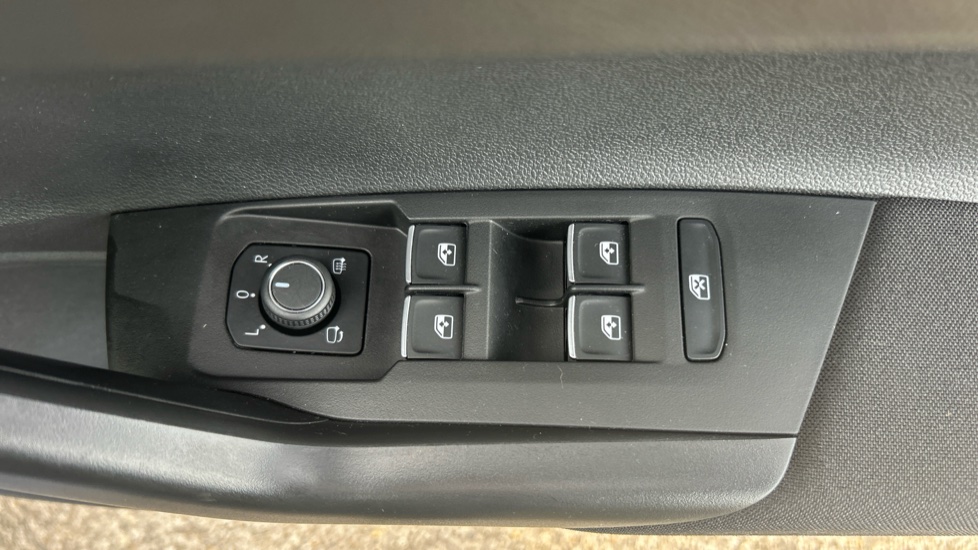 Volkswagen Polo 1.0 TSI Style 5dr Petrol Hatchback - Image 27
