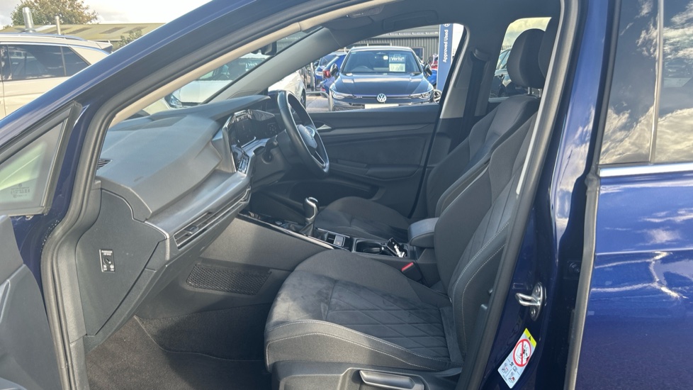 Volkswagen Golf 1.5 TSI 150 Style Edition 5dr Petrol Hatchback - Image 32