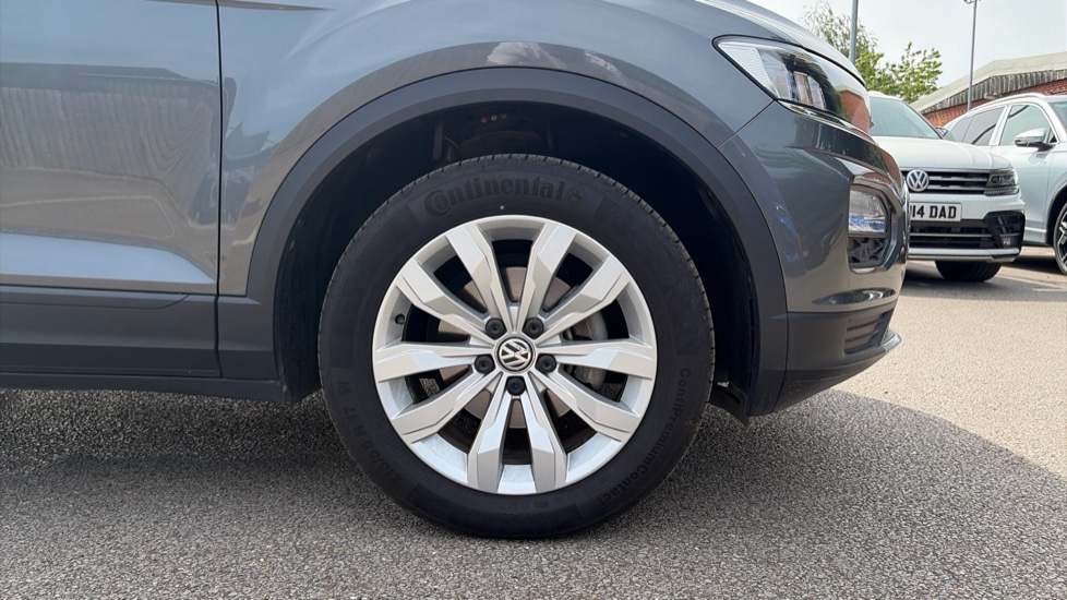 Volkswagen T-Roc 1.5 TSI EVO SE 5dr DSG Petrol Hatchback - Image 5