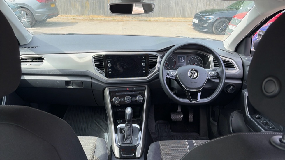 Volkswagen T-Roc 1.5 TSI EVO SE 5dr DSG Petrol Hatchback - Image 9