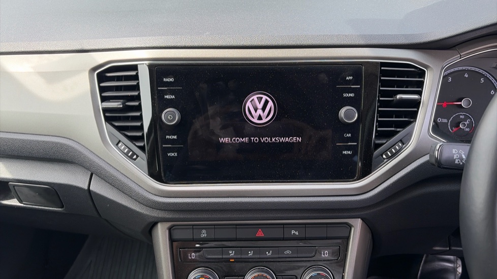 Volkswagen T-Roc 1.5 TSI EVO SE 5dr DSG Petrol Hatchback - Image 12
