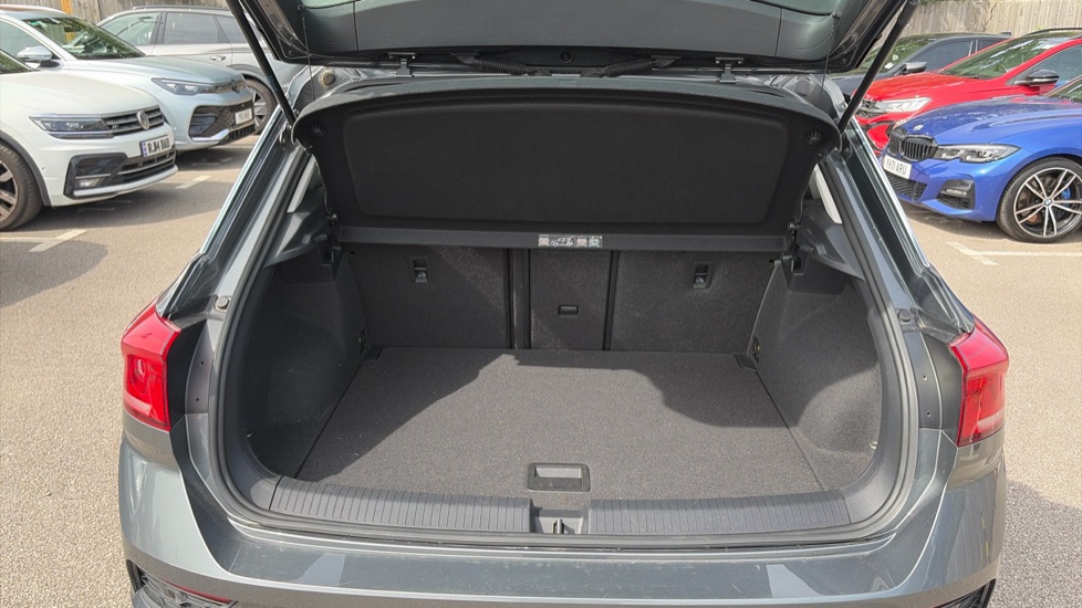 Volkswagen T-Roc 1.5 TSI EVO SE 5dr DSG Petrol Hatchback - Image 20