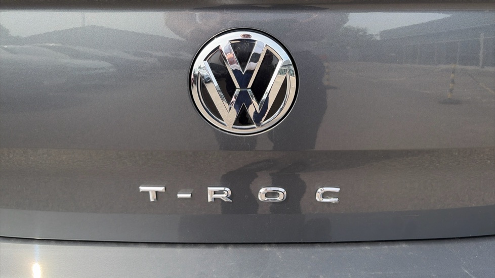 Volkswagen T-Roc 1.5 TSI EVO SE 5dr DSG Petrol Hatchback - Image 22