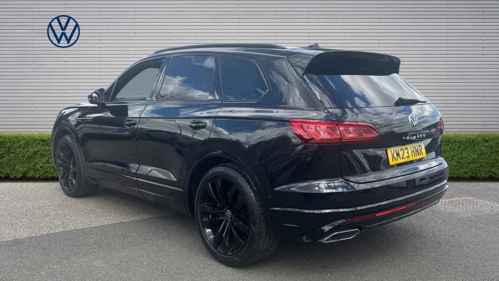 Volkswagen Touareg 3.0 V6 TDI 4Motion Black Edition 5dr Tip Auto Diesel Estate - Image 3