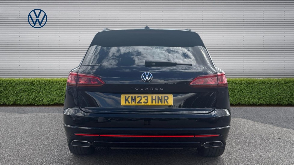 Volkswagen Touareg 3.0 V6 TDI 4Motion Black Edition 5dr Tip Auto Diesel Estate - Image 8