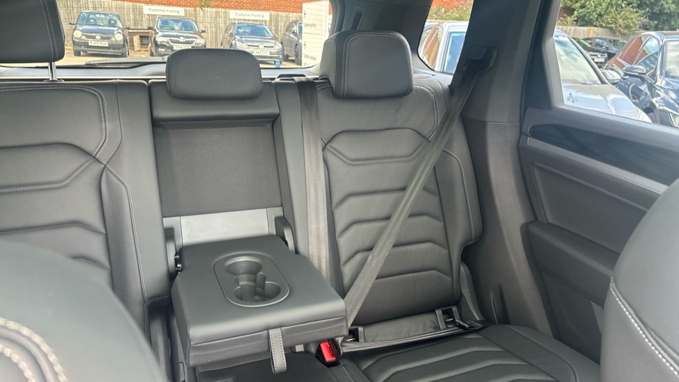 Volkswagen Touareg 3.0 V6 TDI 4Motion Black Edition 5dr Tip Auto Diesel Estate - Image 35