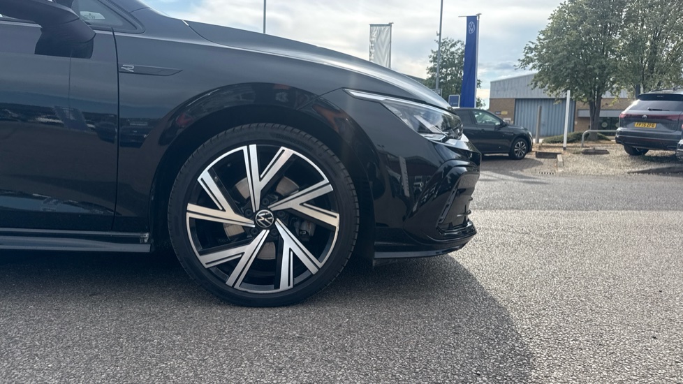 Volkswagen Golf 2.0 TDI 150 R-Line 5dr DSG Diesel Estate - Image 5