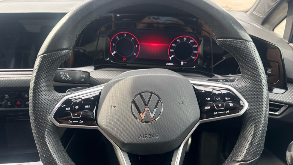 Volkswagen Golf 2.0 TDI 150 R-Line 5dr DSG Diesel Estate - Image 25