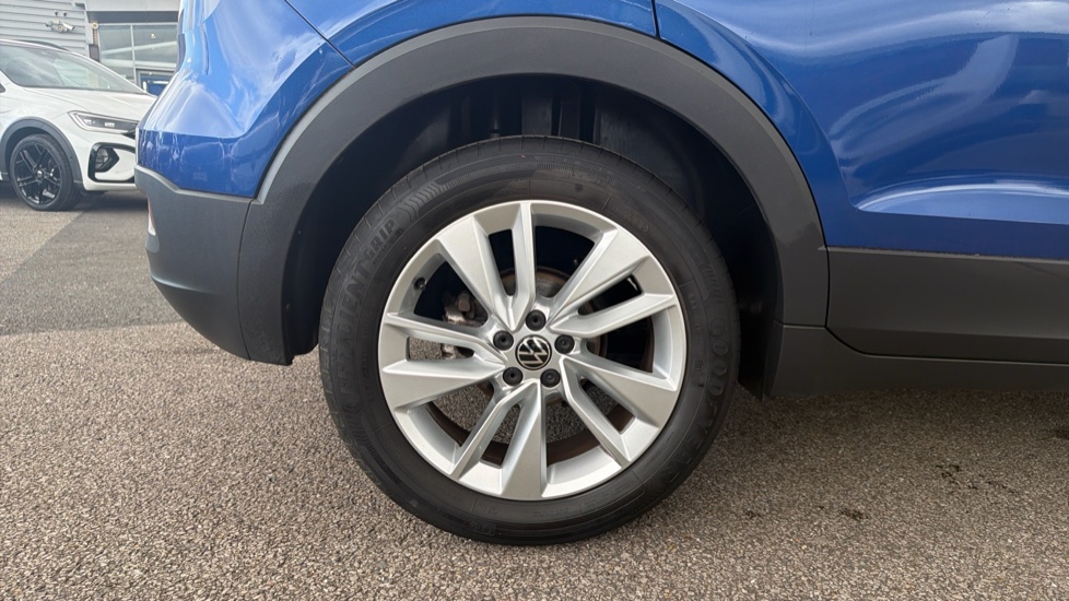 Volkswagen T-Cross 1.0 TSI 110 SE 5dr Petrol Estate - Image 21