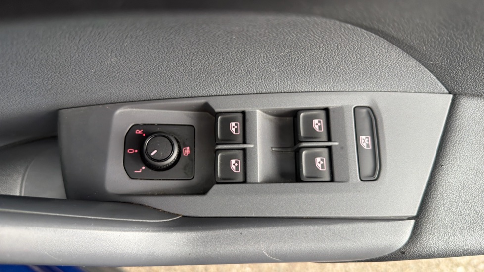 Volkswagen T-Cross 1.0 TSI 110 SE 5dr Petrol Estate - Image 29
