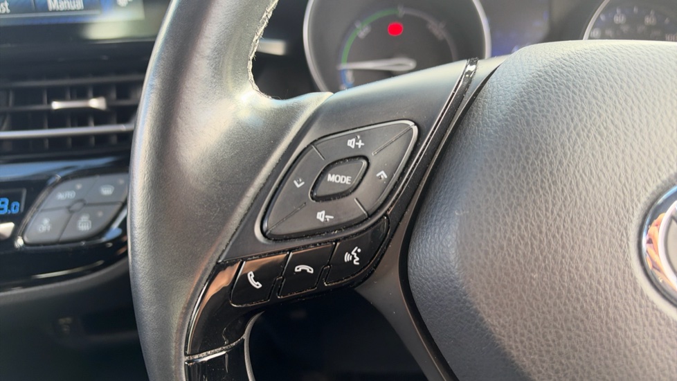 Toyota C-HR 1.8 Hybrid Icon 5dr CVT Hybrid Hatchback - Image 17