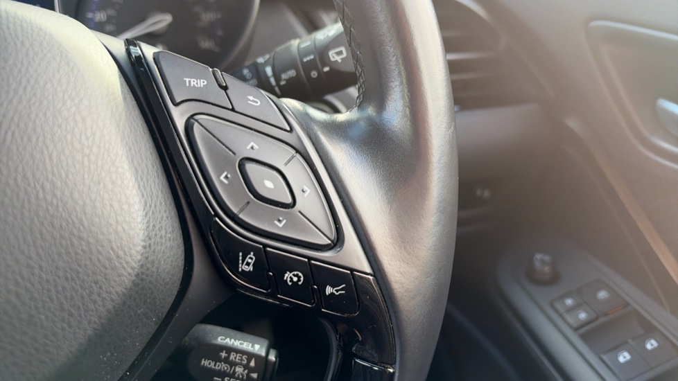 Toyota C-HR 1.8 Hybrid Icon 5dr CVT Hybrid Hatchback - Image 18