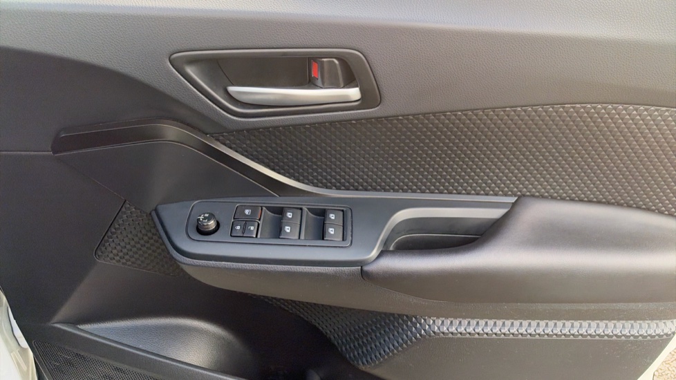 Toyota C-HR 1.8 Hybrid Icon 5dr CVT Hybrid Hatchback - Image 19