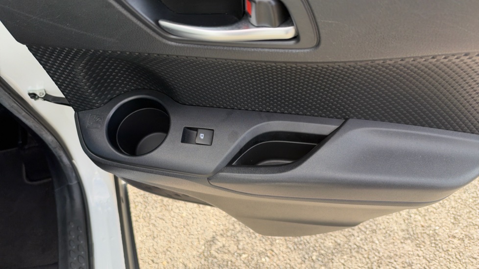 Toyota C-HR 1.8 Hybrid Icon 5dr CVT Hybrid Hatchback - Image 22