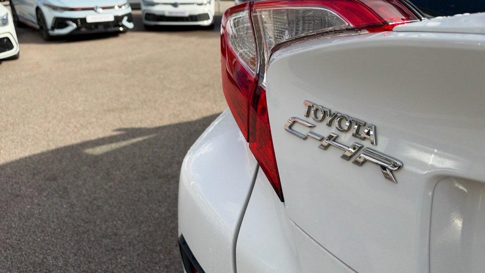 Toyota C-HR 1.8 Hybrid Icon 5dr CVT Hybrid Hatchback - Image 24