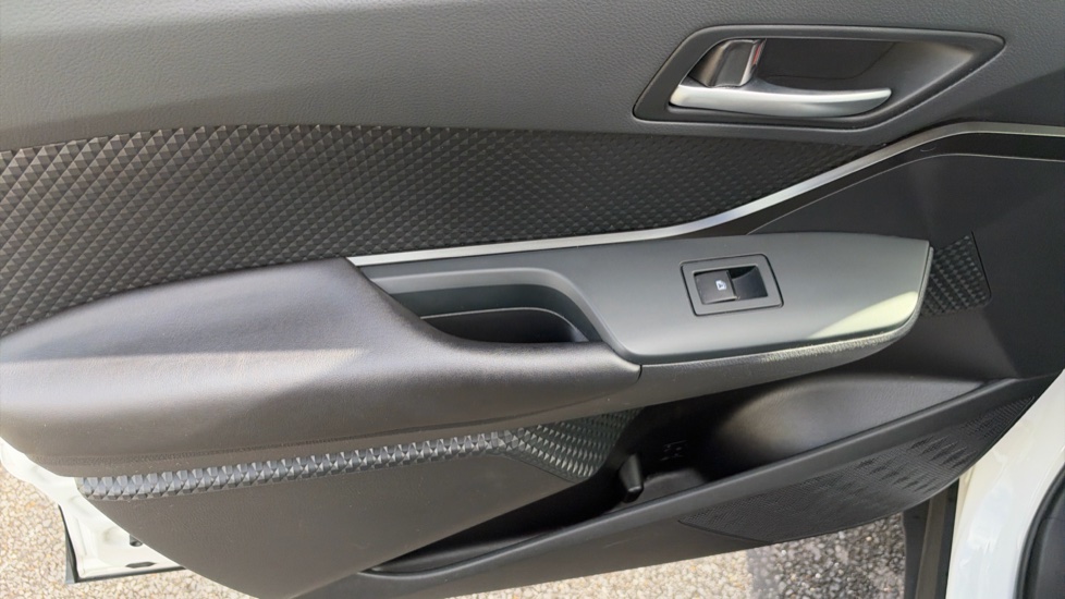 Toyota C-HR 1.8 Hybrid Icon 5dr CVT Hybrid Hatchback - Image 25