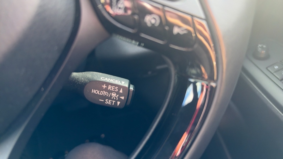 Toyota C-HR 1.8 Hybrid Icon 5dr CVT Hybrid Hatchback - Image 28