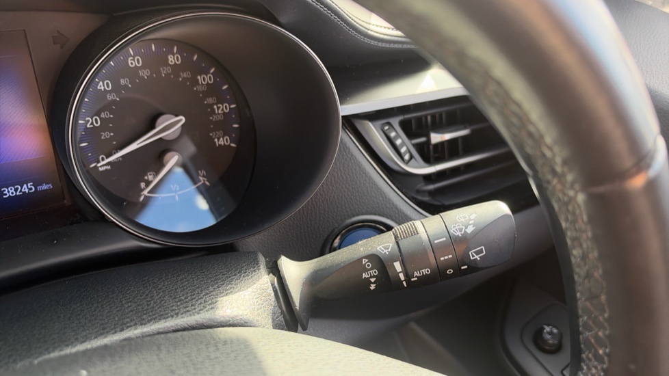 Toyota C-HR 1.8 Hybrid Icon 5dr CVT Hybrid Hatchback - Image 30