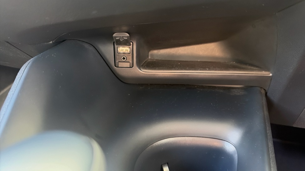 Toyota C-HR 1.8 Hybrid Icon 5dr CVT Hybrid Hatchback - Image 32