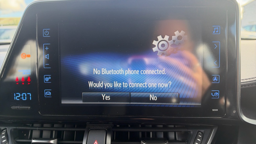 Toyota C-HR 1.8 Hybrid Icon 5dr CVT Hybrid Hatchback - Image 34