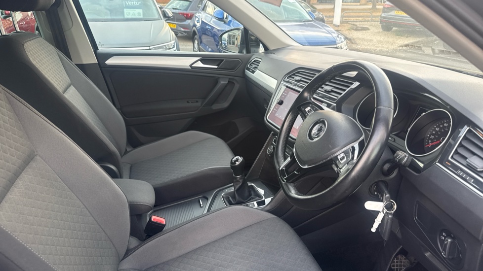 Volkswagen Tiguan 2.0 TDi 150 Match 5dr Diesel Estate - Image 15