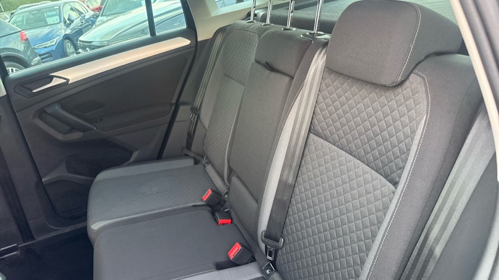 Volkswagen Tiguan 2.0 TDi 150 Match 5dr Diesel Estate - Image 16