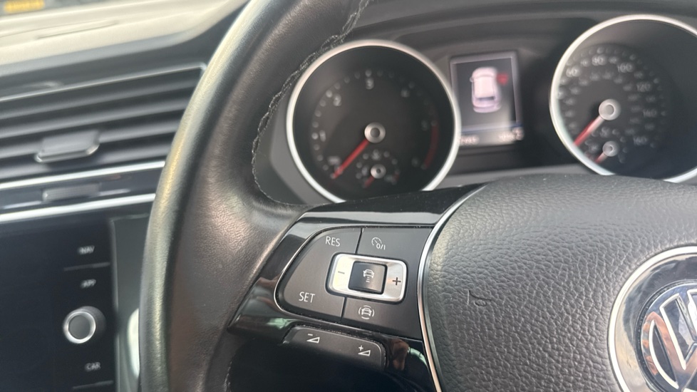 Volkswagen Tiguan 2.0 TDi 150 Match 5dr Diesel Estate - Image 17